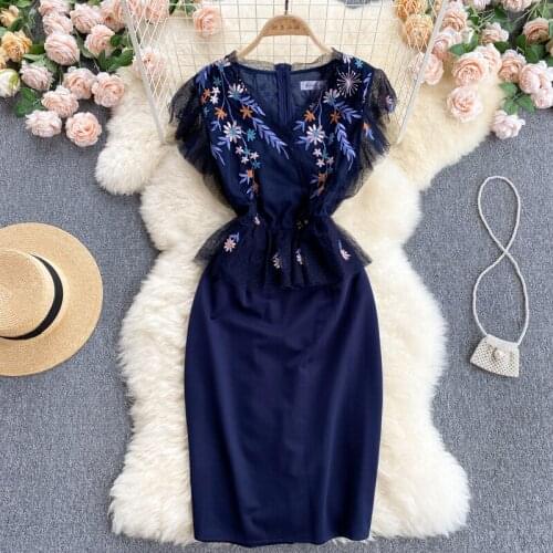 Summer Runway Vintage Patchwork Dress Womens Flying Sleeve V Neck Mesh Flower Embroidery Stitching Office Ladies Midi Vestidos