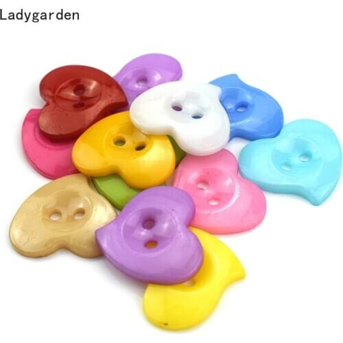50PCS Multicolor Heart Shaped 2 Holes Children Clothing Buttons Kids Clothes DIY Sewing Button Scrapbooking Knopf 20X22MM Bouton