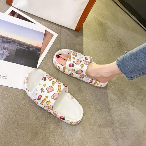 2021 Fashion Slipppers Platform Slippers Cute Cartoon Beach Sandals Furniture Slippers Comfortable Flat Slippers All-match Shoes