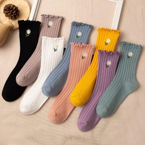 Women Cotton Socks 2021 New Middle Tube Fashion Solid Color High Quality Cute Breathable Casual Lady Socks Flower Embroidery