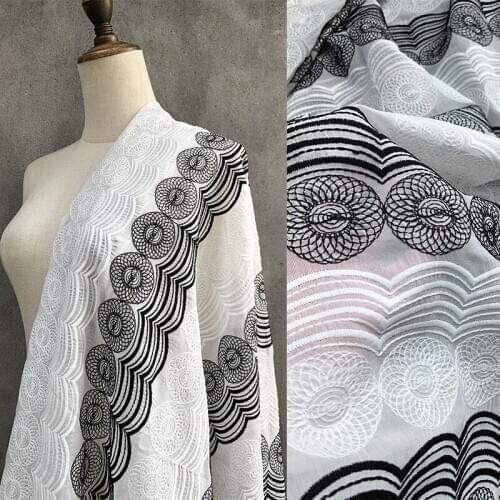 High-quality printed floral Paris chiffon fabric, used to sew ladies' dresses and tops (not visible) 100cmX150cm