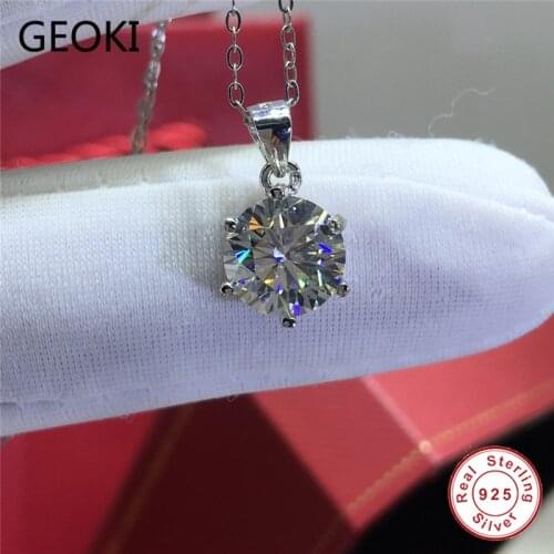 Geoki 2 ct Passed Diamond Test Round Perfect Cut D Color VVS1 Moissanite Necklace 925 Sterling Silver Chain Luxury Party Jewelry