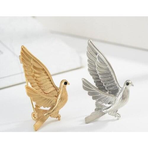Cartoon Animal Brooches Metal Pigeon Brooch for Women Lady Fashion Sweater Decoration Classical Accessories