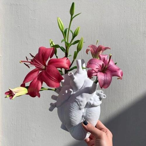 Nordic Simulation Heart Shape Flower Vases Living Room Bedroom Resin Flower Pot Art Vases Sculpture Home Decoration Accessories