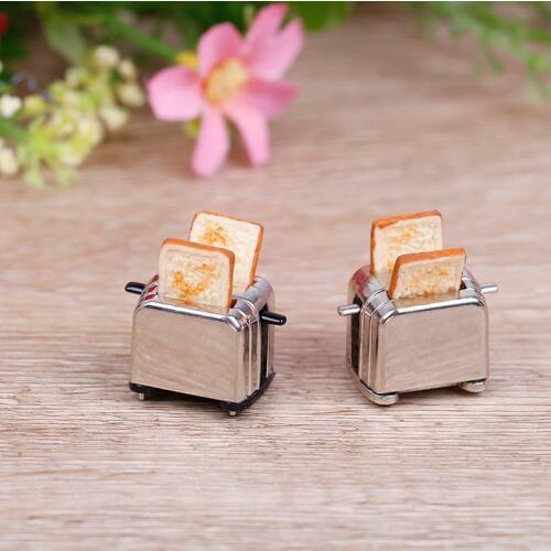 Mini Bread Machine Toaster 1/12 Scale With Toast Miniature Dollhouse Accessories Doll Houses Decoration 1;12 DIY Craft