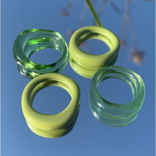 ZN New Fashion Korean Ins Vintage Resin Green Geometric Round Rings for Women Girls Simple Jewelry Gifts