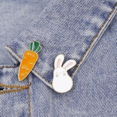 Rabbit Carrot Pins Cartoon Animal Bunny Vegetables Brooches For Women Coat Bag Jackets Collar Metal Lapel Pin Badge Jewelry Gift