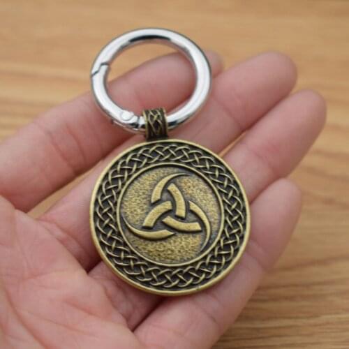 Round Trinity Pendant Keychain Triangle Knot Cross Valknut Symbol of Power Keyring Jewlry Gifts