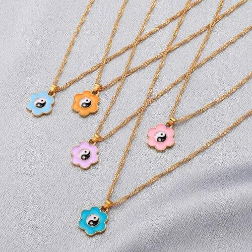 Colorful Sun Flower Tai Chi Pendant Necklace for Women Simple Gold Color Metal Chain Multicolor Oil Dropping Clavicle Chain New