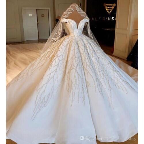 Luxury Off The Shoulder Ball Gown Wedding Dresses 2021 Beaded Crystals Ruched Chapel Train Wedding Bridal Gowns Real Image