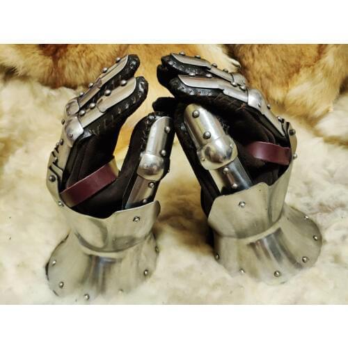 Wearable European medieval knight gloves plate armor steel wristband hourglass iron hand halloween catwalk model show prop