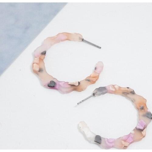 Jaeeyin 2021 New Arrival Pink Multi Color Acetate Hoop Earrings for Women Statement Holiday Accessories Resin Country Styles