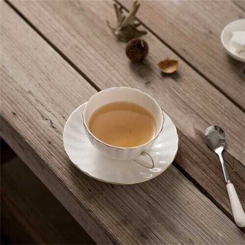 Nordic Flower Coffee Set Porcelain Cappuccino Cups with Saucers Ceramic Coffee Cup and Saucer Tea Set 200ml European Dinnerwar