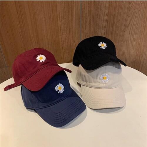 New daisy baseball cap female / male GD Korean baseball cap G-Dragon embroidered baseball cap adjustable cotton men woman hat