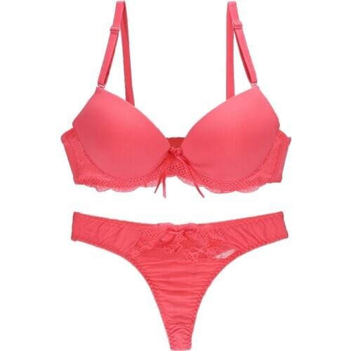 New Sexy Luxurious Saturated Panties and Bra Sets Lace Female Underwear Overhead Hair Without Lining LIngerie