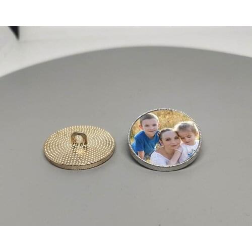 Personalized photo printing, custom buttons, a favorite gift for mom, dad and grandparents