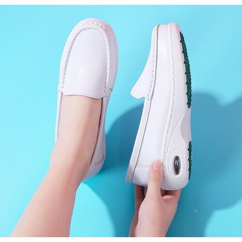 Women Lightweight Nursing Shoes Lady Platform Food Service Restaurant Work Footwear Female Nurse Mother Slip on Leather Loafers