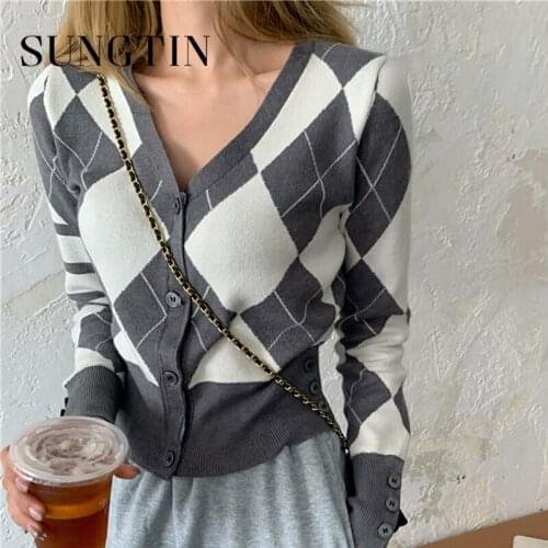Sungtin V Neck Argyle Cardigan Women Vintage Casual Knitted Sweater Cropped Single Breasted Loose Short Sweater Coat Lady Plaid