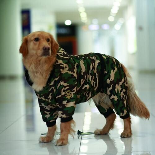Camouflage padded dog clothes, winter warm four-legged hoodie dog jacket, suitable for medium and large dogs Labrador
