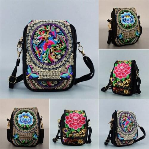 Shoulder Bag Travel Pouch Vintage Floral Embroidered Crossbody Bag Zip Bag Women Handbag
