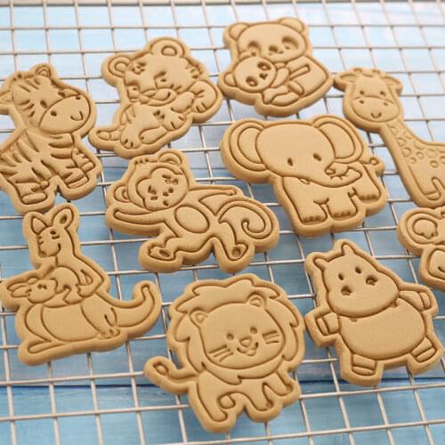 4pcs 3D Animal Christmas Cookie Cutters Set Cookie Mold Plastic Giraffe Hippo Rabbit Pressing Baking Mold Stamp Pastry Tools