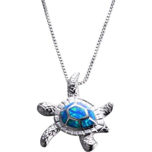 Lovely Hawaii Honu Swimming Sea Turtle Pendant Necklace