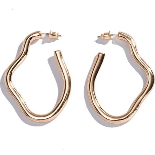 2020 New Personality Irregular Cute C Shape Oval Twisted Stud Earring for Women