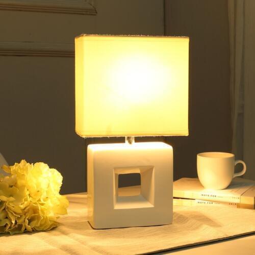 Nordic minimalist modern ceramic table lamp bedroom bedside night lamp American creative fashion decorative table lamp