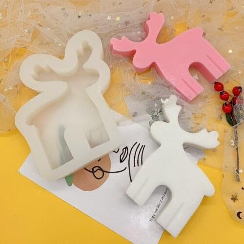 Elk Candle Mold Handmade Soap Mold Candle Making Supplies Home Decoration DIY 3D Christmas Elk Cookie Silicone Mold candles