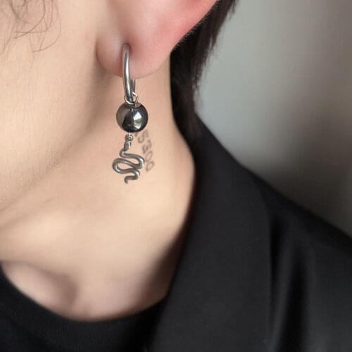 2021 New Gothic Style Titanium Steel Snakelike Earring for Man Cool Black Snakelike Ear Clip Eardrop Jewelry Wholesale