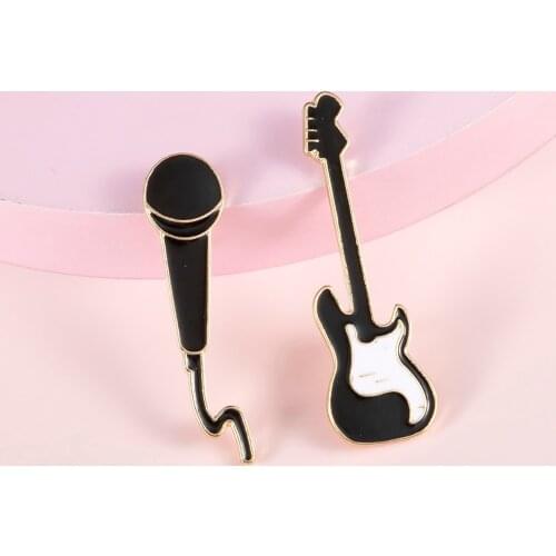Shamir 2 PCS Mike Guitar Brooch 2020 New Design Badge Pin Female Bag Accessories