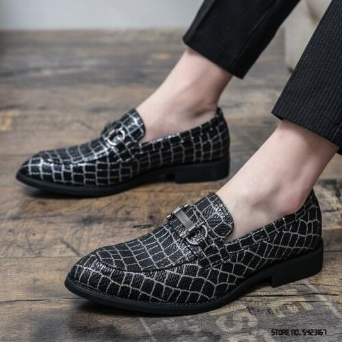 Luxury Fashion Black Grid Pattern Patent Leather Flats Shoes For Men New Casual Formal Dress Wedding Sapatos Tenis Masculino