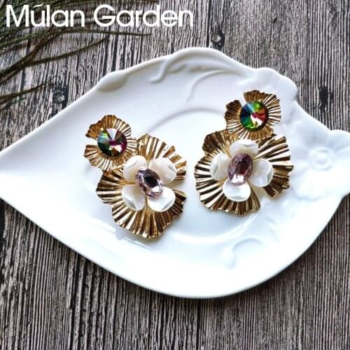 Boho Ethnic Rhinestone Flower Pendant Drop Earrings for Women Girl Vintage Baroque Palace Dangle Earrings Jewelry Accessories