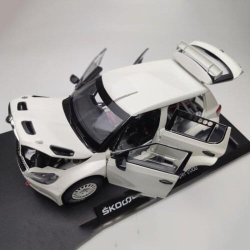 Diecast 1:18 Scale SKODA FABLA SUPER 2000 Six Doors Simulation Alloy Car Model Collectible Decoration Gifts Toys Boys