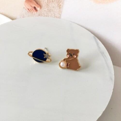 S925 Needle Fun cartoon bear beautiful planet asymmetrical small and versatile earrings