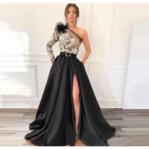 Elegant Black One Shoulder Appliqued Feather Evening Dresses Long Sleeve Flowers Side Slit Formal Dress For Women Evening Gowns