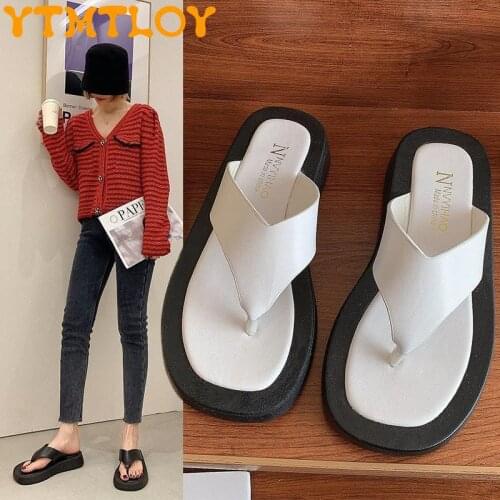 2021 summer fashion net red all-match thick-soled flip flops all-match non-slip beach shoes Flat Heels