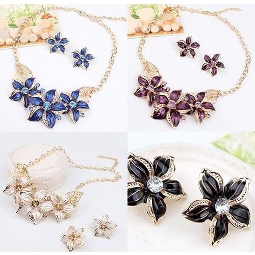 Ladies Fashion Wild womens Alloy Rhinestone Flower Statement Pendant Necklace / Earrings Jewelry Set