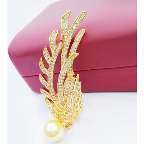 Angel Wing Feather Style Brooches Fashion CZ Crystal Jewelry Lady Dress Brooch Pin Garment Accessory Birthday Gift Free Shipping