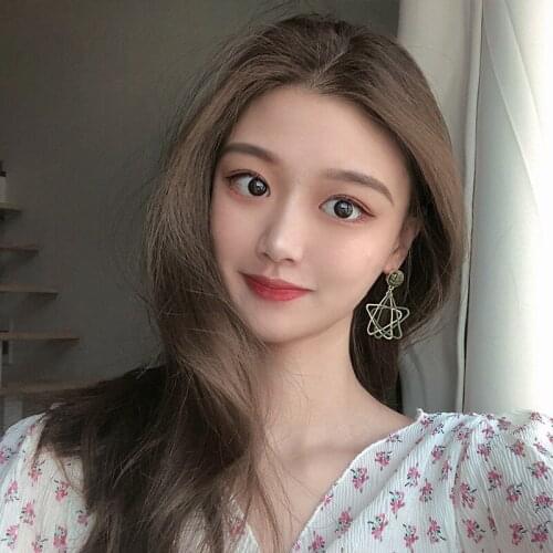 South Korea contracted jostling geometry hollow out tide temperament web celebrity South Korea feels collision color new five-po