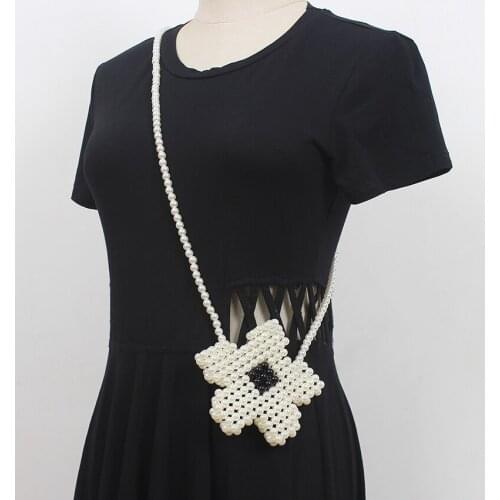 Vintage Mini Pearl Weaving Crossbody Bag Butterfly Flap Pearl Beading Messenger Bag for Coin Lipstick Money Small Shoulder Bag