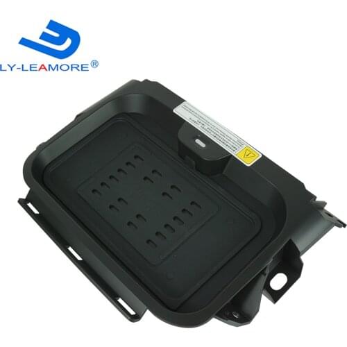 LEAMORE Free Shipping For 10W Wireless Phone Charger Pad For Corolla / Levin 2019-2021 Car Accessories Quick Charging Dook
