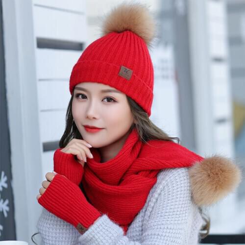 Winter ladies new all-match trendy hats Korean cute woolen hats, scarves, gloves) three-piece set of essential warmth when going