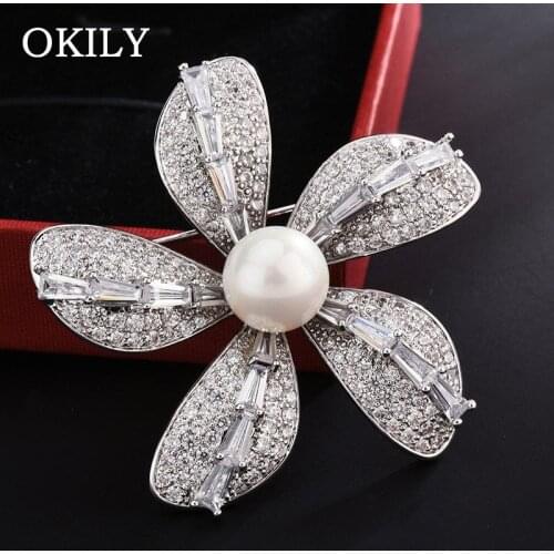 New Silver Color Plated Cubic Zirconia Brooches Five-Petal Flower for Women Wedding Pearl Pins Coat Scarf Jewelry Accessories