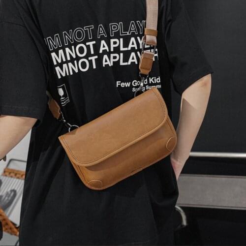 2021 Mens Messenger Crossbody Bags Fashion Leather Chest Pack Vintage Men Purse Designer Man Shoulder Bag Bolso Hombre