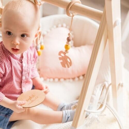 Baby Wooden Chain Chewable Bracelet Baby Mobile Wooden Teether Leaf Rattle Toy Can Chew Free Baby Teething Gifts Toys