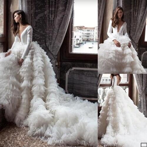 Modest Long Sleeves Wedding Dresses White Ivory Tiered Skirt Wedding Gown Ruffle Bridal Gown Vestido de Novia