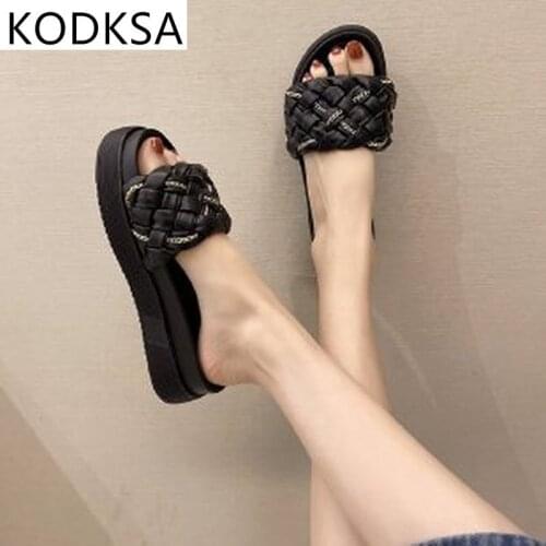 Fairy style slippers female 2021 summer new style Korean fashion chain thick bottom one word outer wear beach sandals slippers