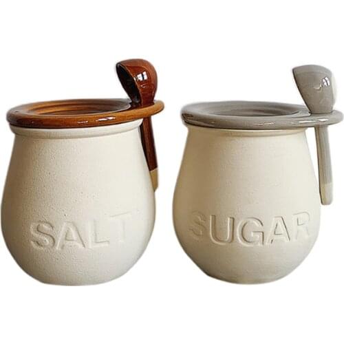 Collection time Camus say coarse pottery salt sugar sauce coarse pottery pot sugar jar of salt shaker with small spoon