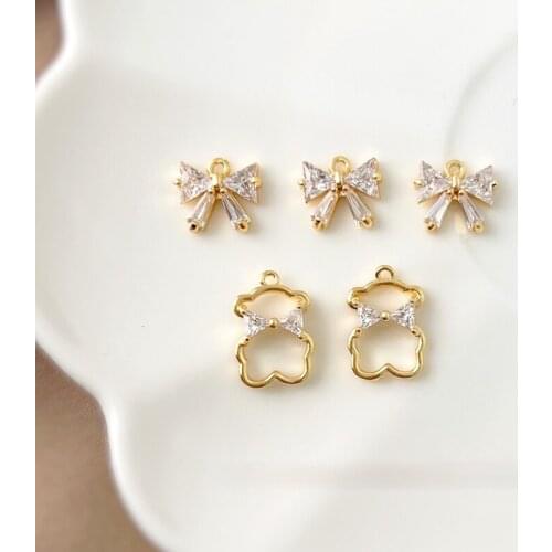 18K gold-clad cute and simple wind is small and exquisite with zircon bow bear pendant DIY earring necklace material